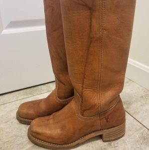 Frye Campus Boots in Saddle